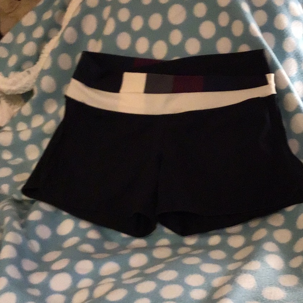 Lululemon Yoga shorts black stretch